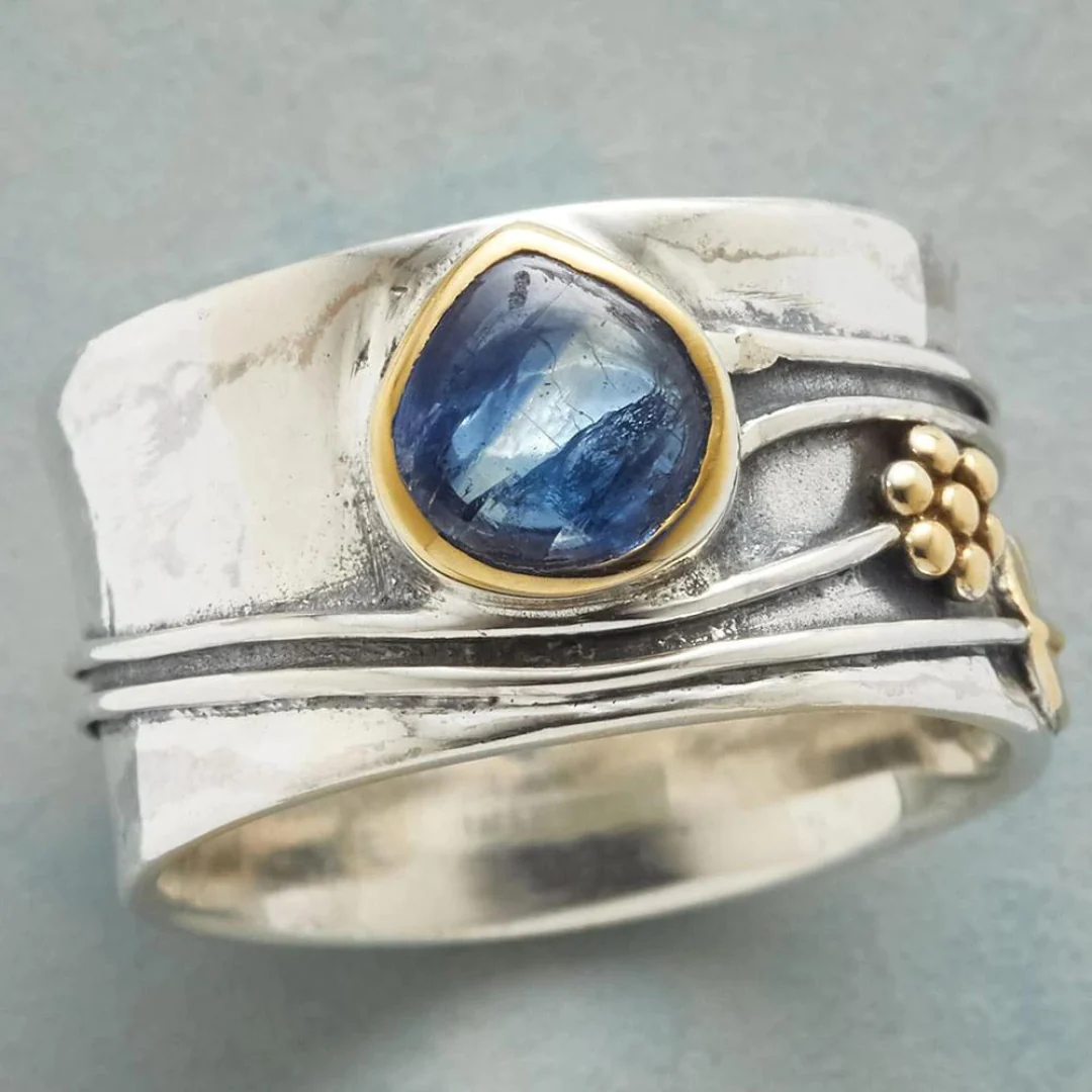 Vintage-ring med blå krystall i sølv