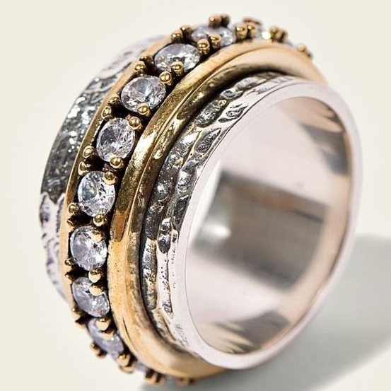 Vintage ring i gull og sølv med zirkonia